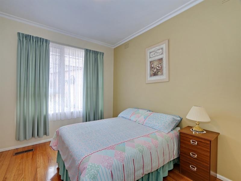 43 Winyard Drive, Mooroolbark VIC 3138