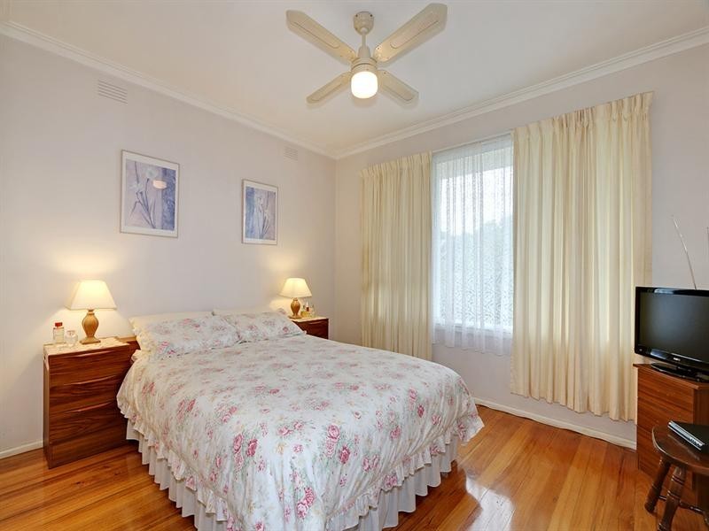 43 Winyard Drive, Mooroolbark VIC 3138