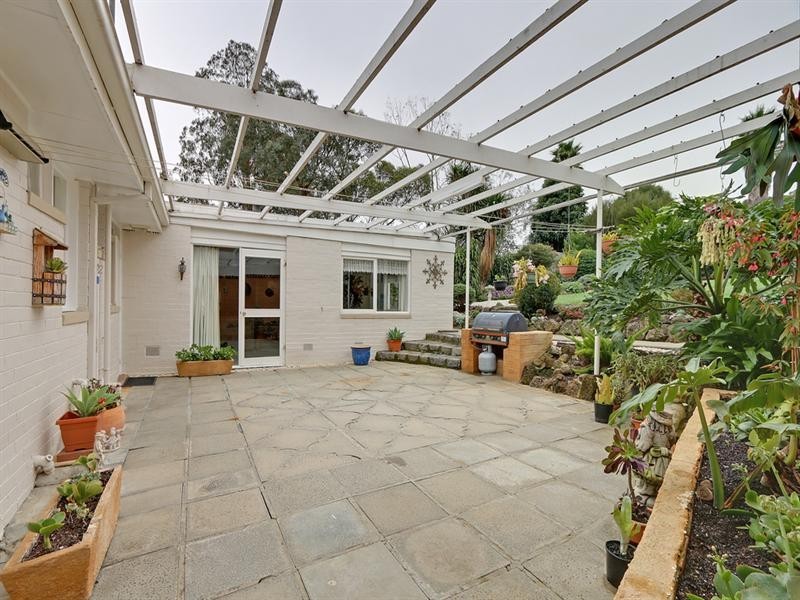 43 Winyard Drive, Mooroolbark VIC 3138