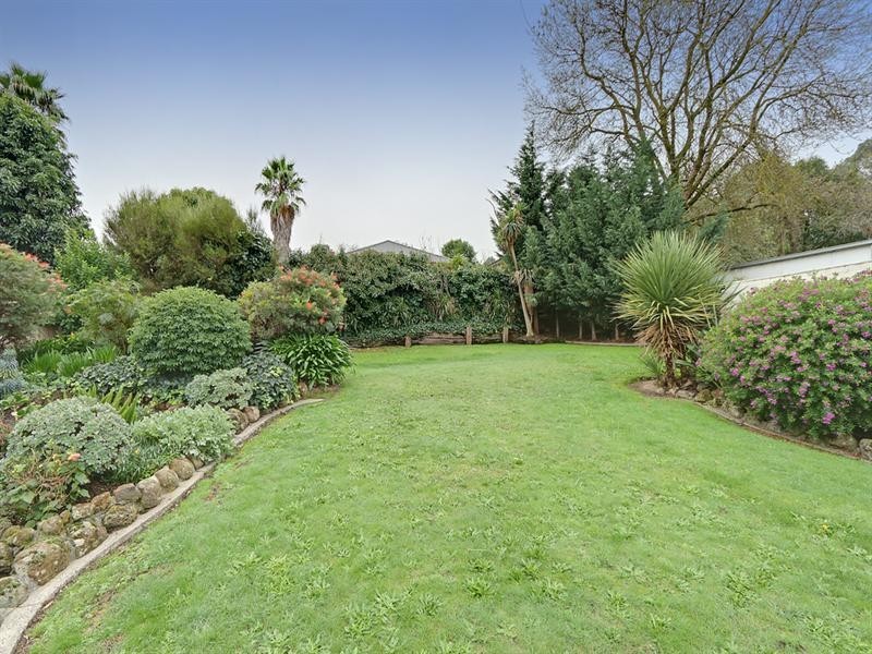 43 Winyard Drive, Mooroolbark VIC 3138