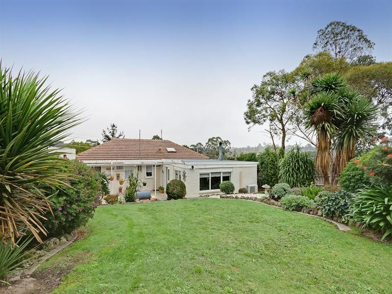 43 Winyard Drive, Mooroolbark VIC 3138