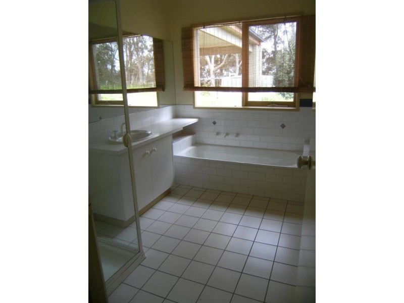 365 Oaklands Road, Oaklands Junction VIC 3063