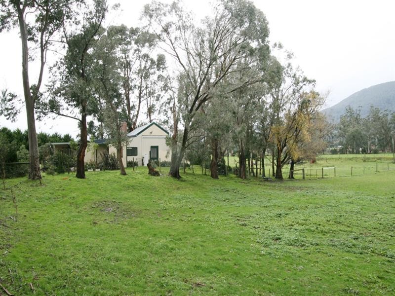 110 Station Road, Wesburn VIC 3799
