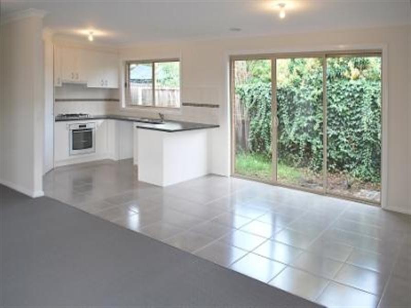 2/13 Slevin Street, Lilydale VIC 3140