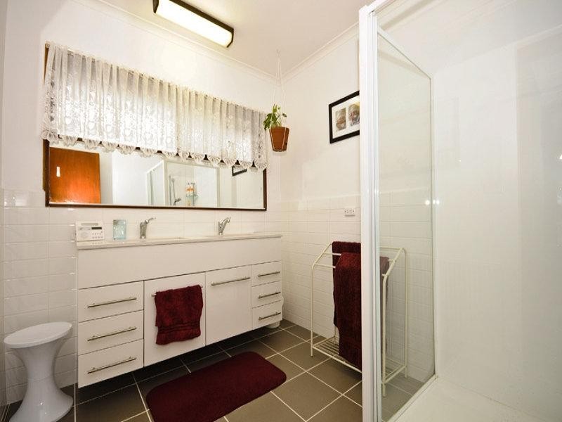 48 Crown Point Ridge, Chirnside Park VIC 3116