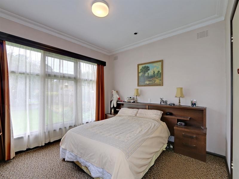 9 Sinclair Road, Bayswater VIC 3153