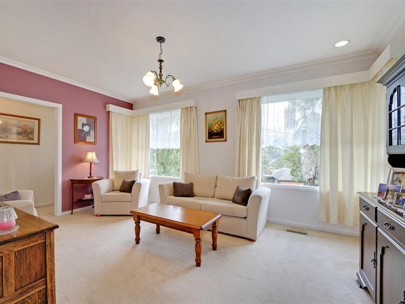 43 Winyard Drive, Mooroolbark VIC 3138