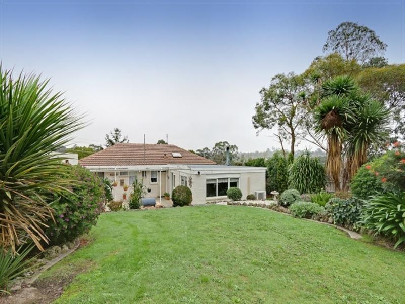 43 Winyard Drive, Mooroolbark VIC 3138