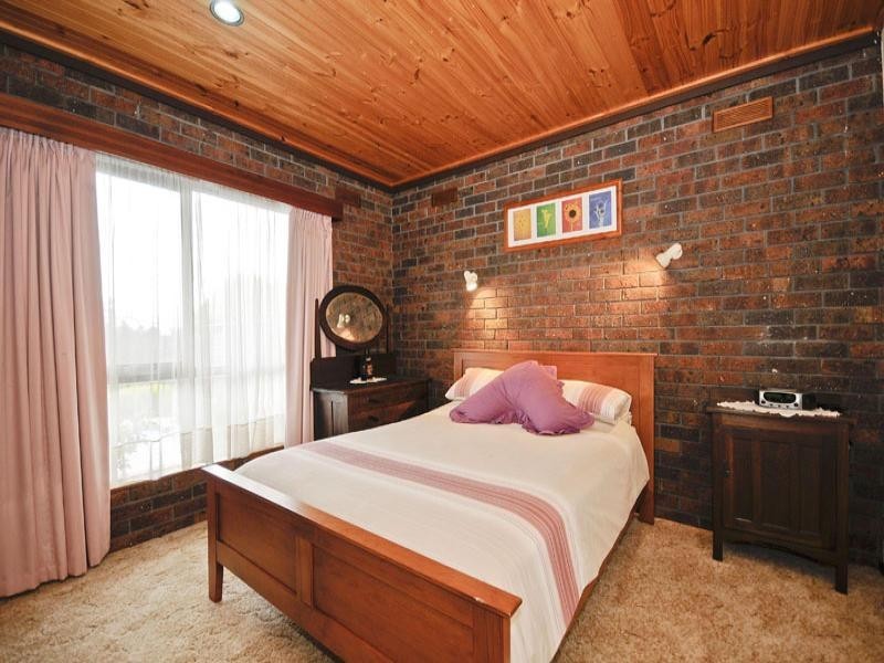 48 Crown Point Ridge, Chirnside Park VIC 3116