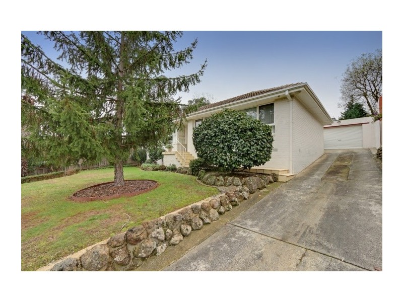 43 Winyard Drive, Mooroolbark VIC 3138