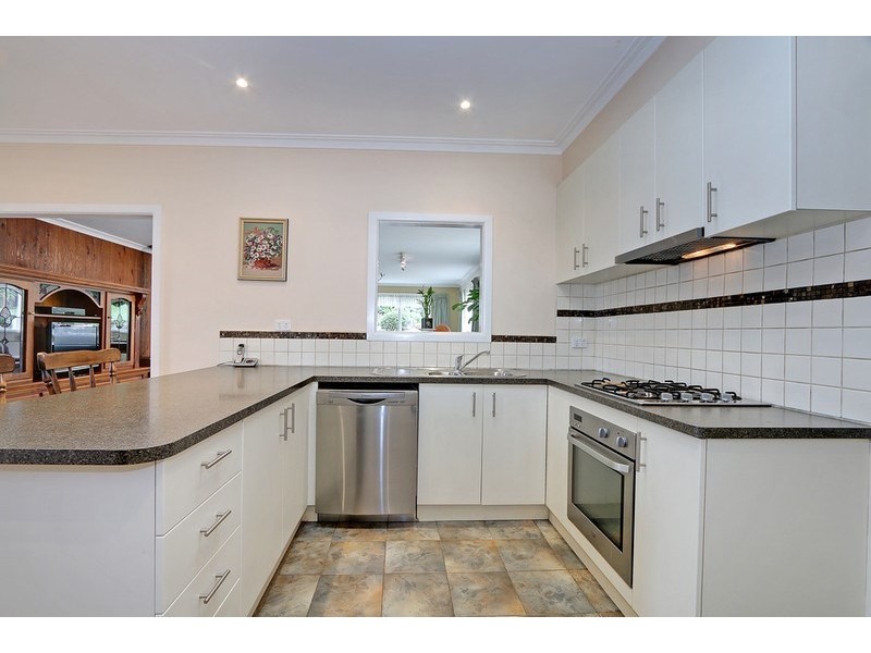 43 Winyard Drive, Mooroolbark VIC 3138