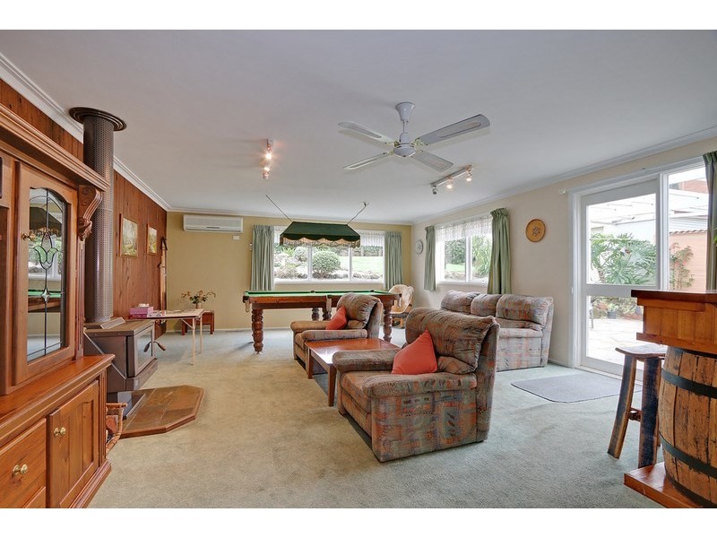 43 Winyard Drive, Mooroolbark VIC 3138