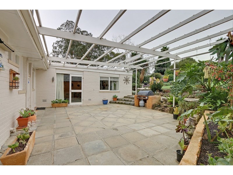 43 Winyard Drive, Mooroolbark VIC 3138