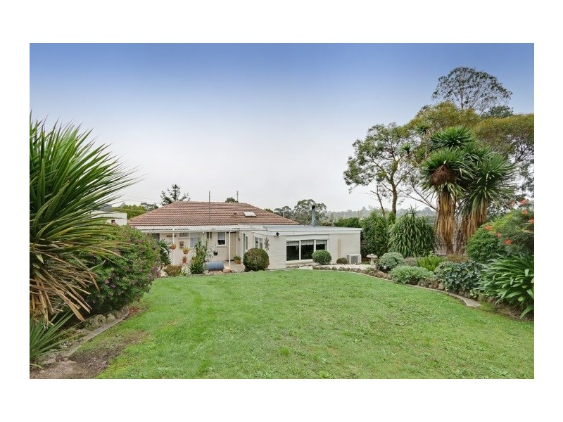 43 Winyard Drive, Mooroolbark VIC 3138
