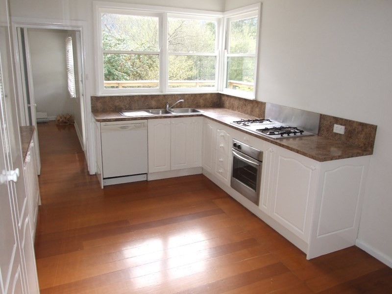 6 Leila Road, Warburton VIC 3799