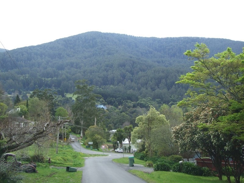 6 Leila Road, Warburton VIC 3799