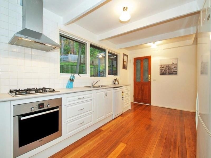 24 Sunrise Hill Road, Montrose VIC 3765