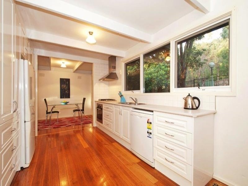 24 Sunrise Hill Road, Montrose VIC 3765