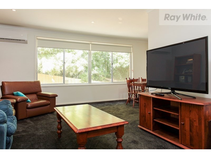 54 Crown Point Ridge, Chirnside Park VIC 3116