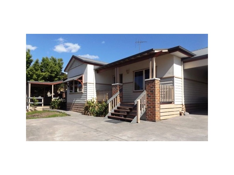 416 Warburton Highway, Wandin North VIC 3139