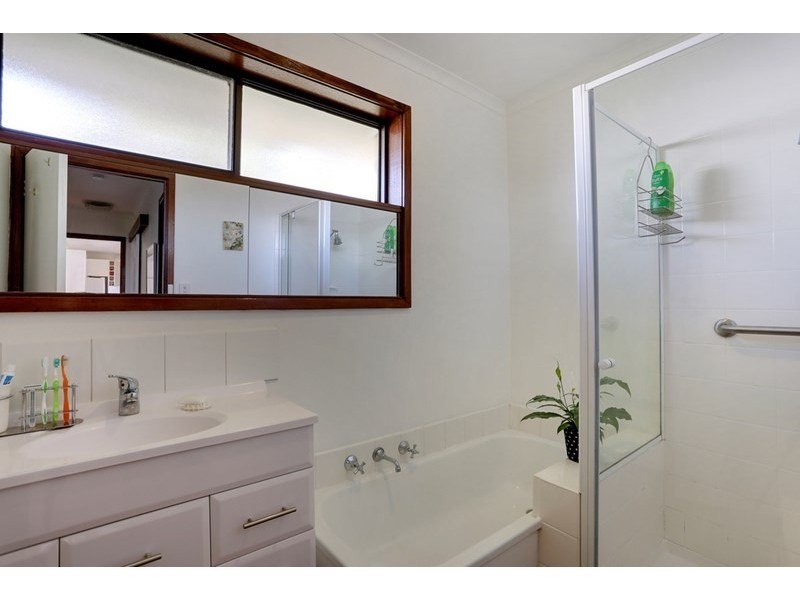 19 Roseman Road, Chirnside Park VIC 3116