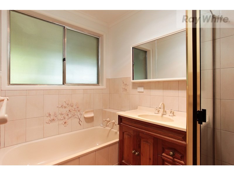 54 Crown Point Ridge, Chirnside Park VIC 3116