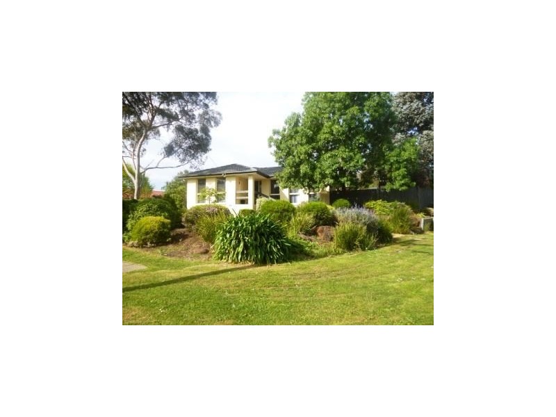 18 Harvest Drive, Chirnside Park VIC 3116