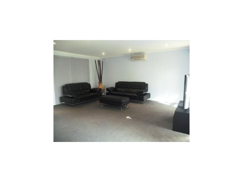 18 Harvest Drive, Chirnside Park VIC 3116