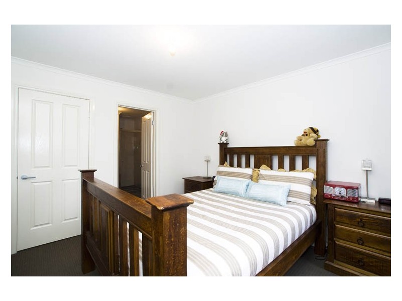 7a Lockhart Drive, Kilsyth VIC 3137