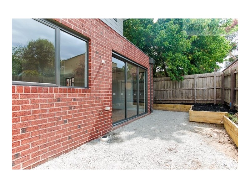 2/15 Beresford Road, Lilydale VIC 3140