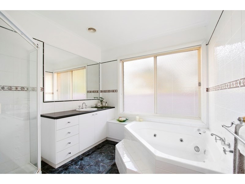 4 Woodlee Rise, Lilydale VIC 3140