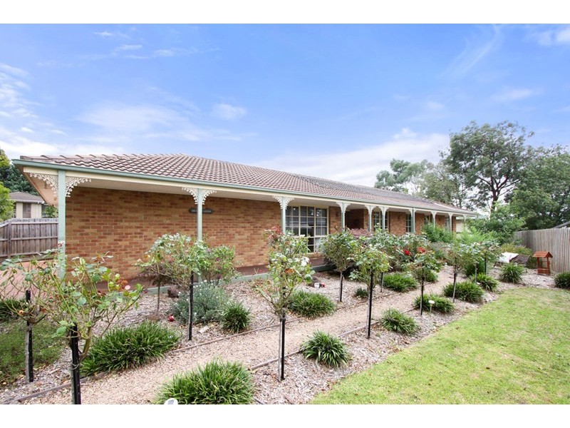 8 Marraroo Close, Bayswater North VIC 3153