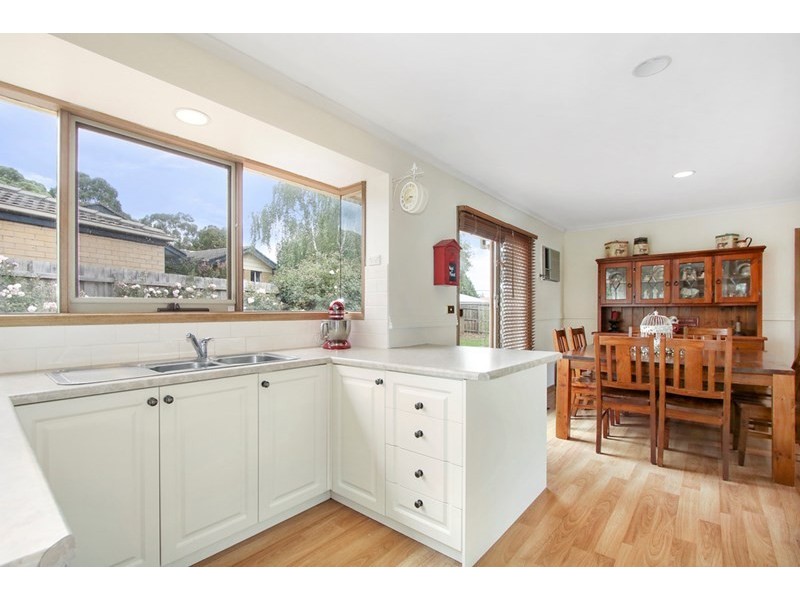 8 Marraroo Close, Bayswater North VIC 3153