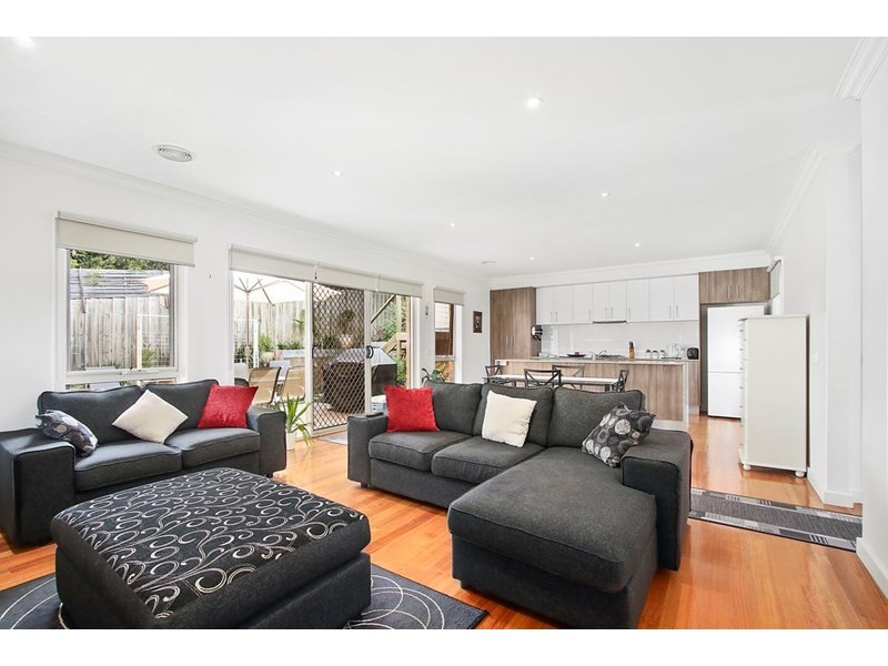 2/11 Peden Street, Chirnside Park VIC 3116