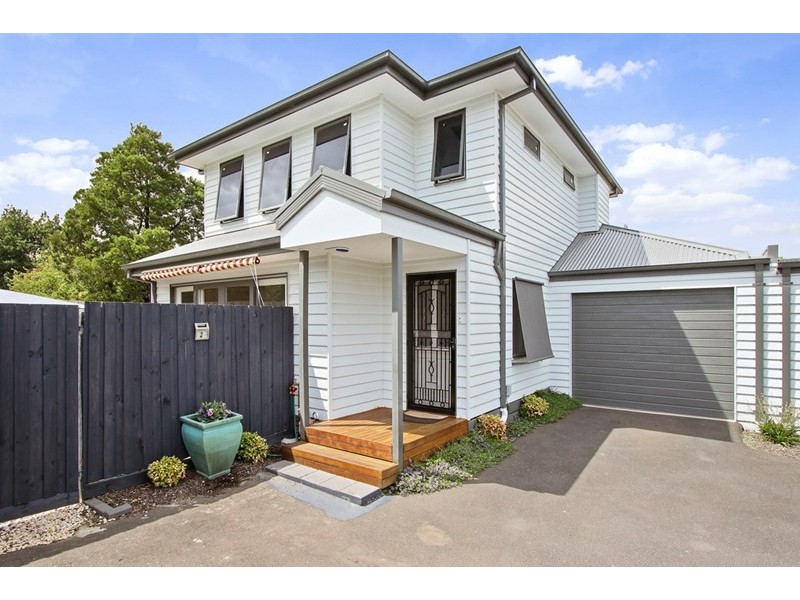 15A Mountain View Road, Kilsyth VIC 3137