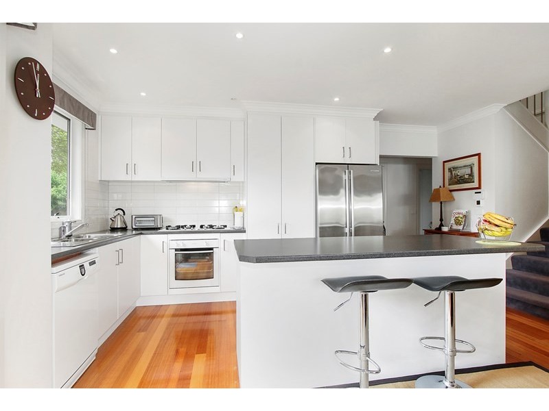 15A Mountain View Road, Kilsyth VIC 3137