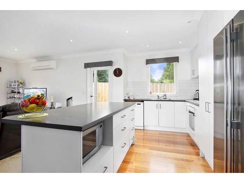 15A Mountain View Road, Kilsyth VIC 3137