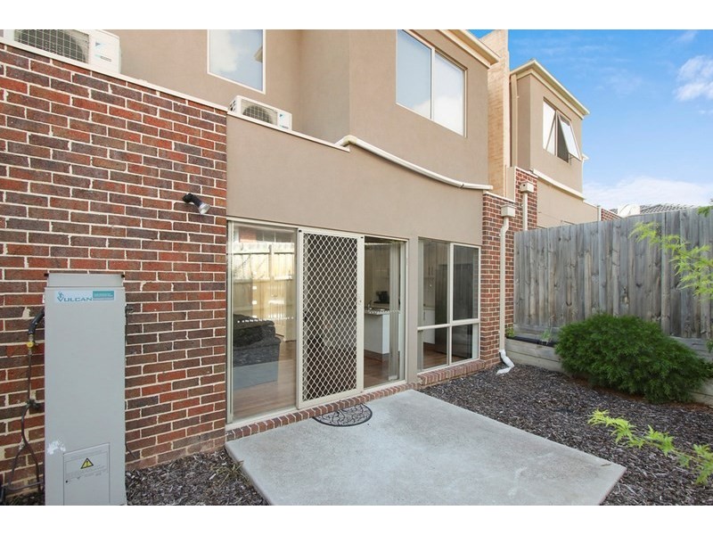 2/196 Hull Road, Mooroolbark VIC 3138
