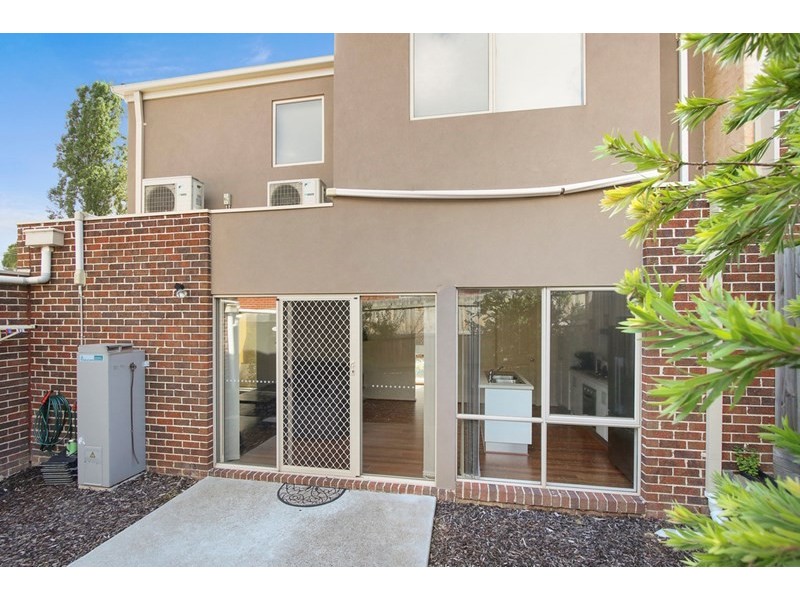 2/196 Hull Road, Mooroolbark VIC 3138