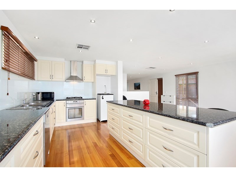 1 St Andrews Drive, Chirnside Park VIC 3116