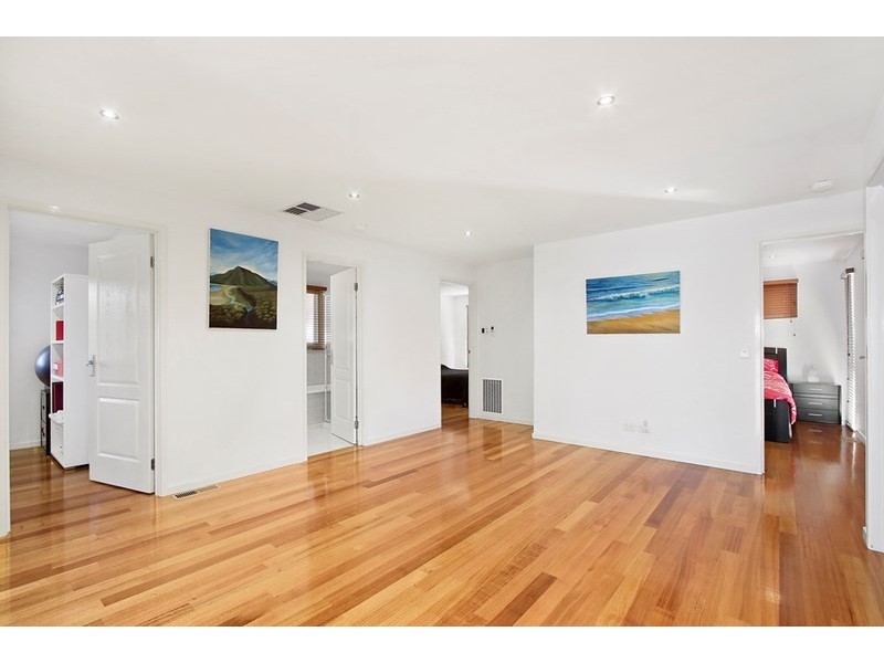 1 St Andrews Drive, Chirnside Park VIC 3116