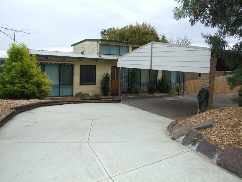 17 Edward Road, Chirnside Park VIC 3116
