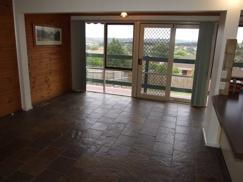 17 Edward Road, Chirnside Park VIC 3116