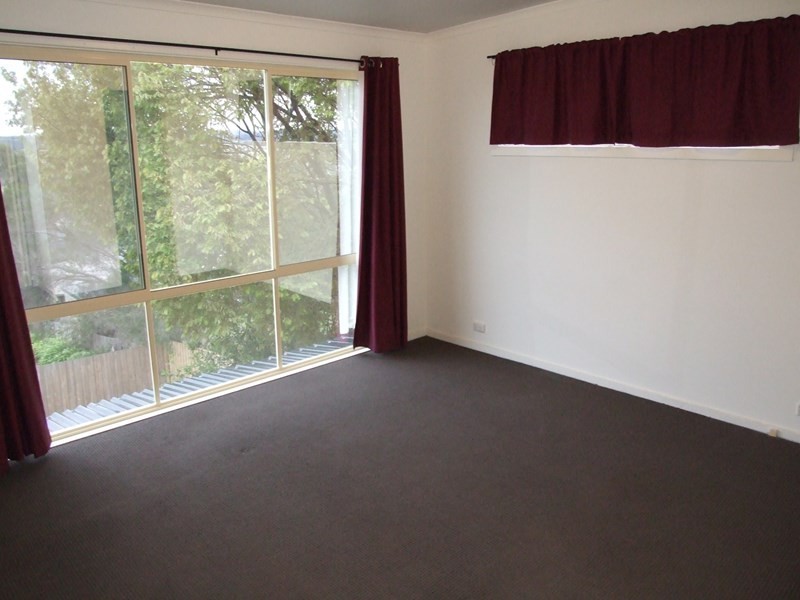 17 Edward Road, Chirnside Park VIC 3116