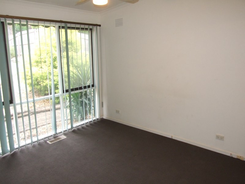 17 Edward Road, Chirnside Park VIC 3116