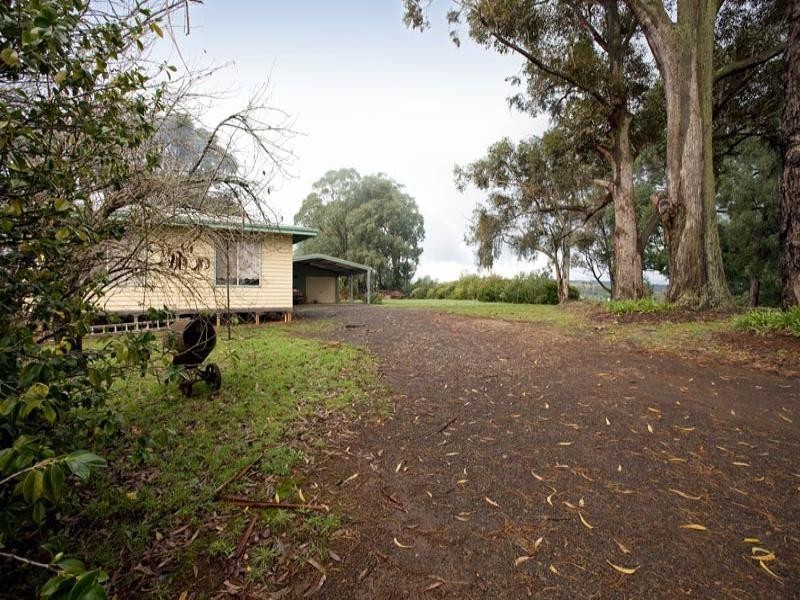 745 Lusatia Park Road, Hoddles Creek VIC 3139