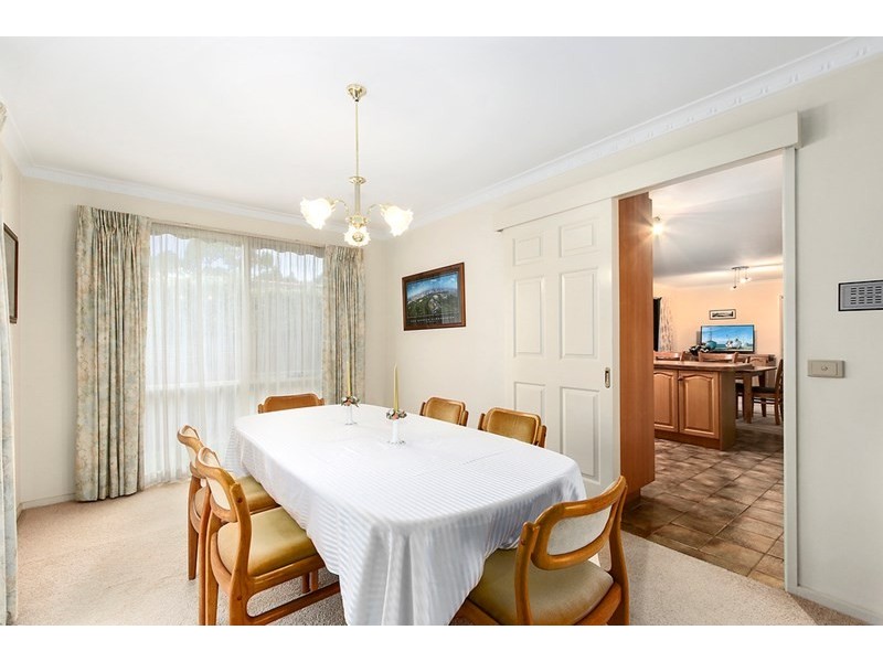 1 Mari Terrace, Croydon Hills VIC 3136