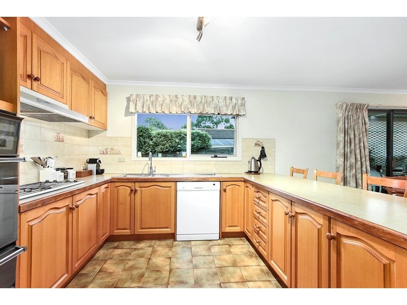 1 Mari Terrace, Croydon Hills VIC 3136