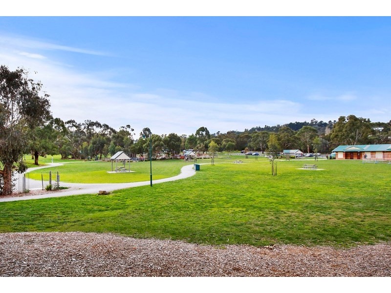 2-4 Francis Crescent, Mount Evelyn VIC 3796