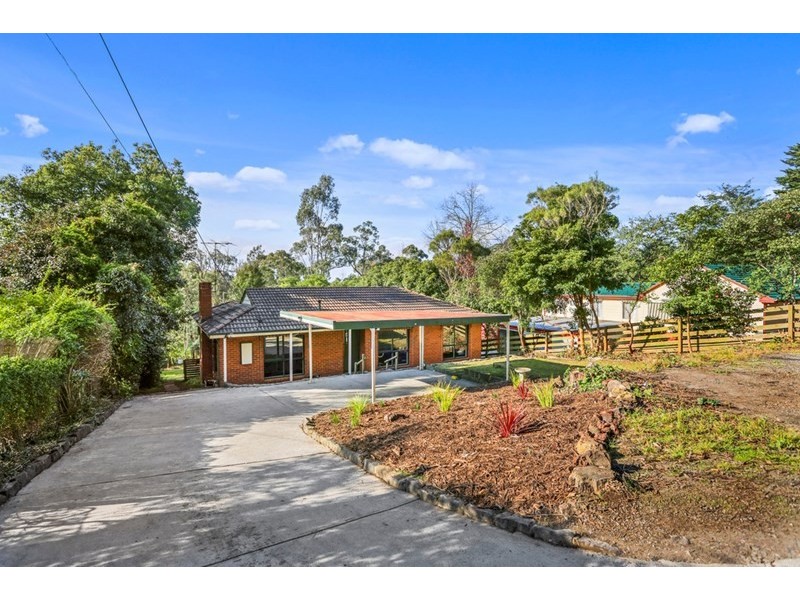 6 Hillcrest Grove, Healesville VIC 3777